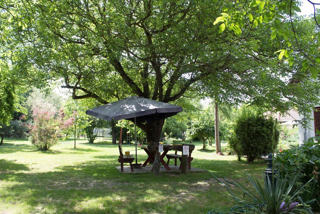 Holiday Home Melinda Cegledpuszta Bagian luar foto